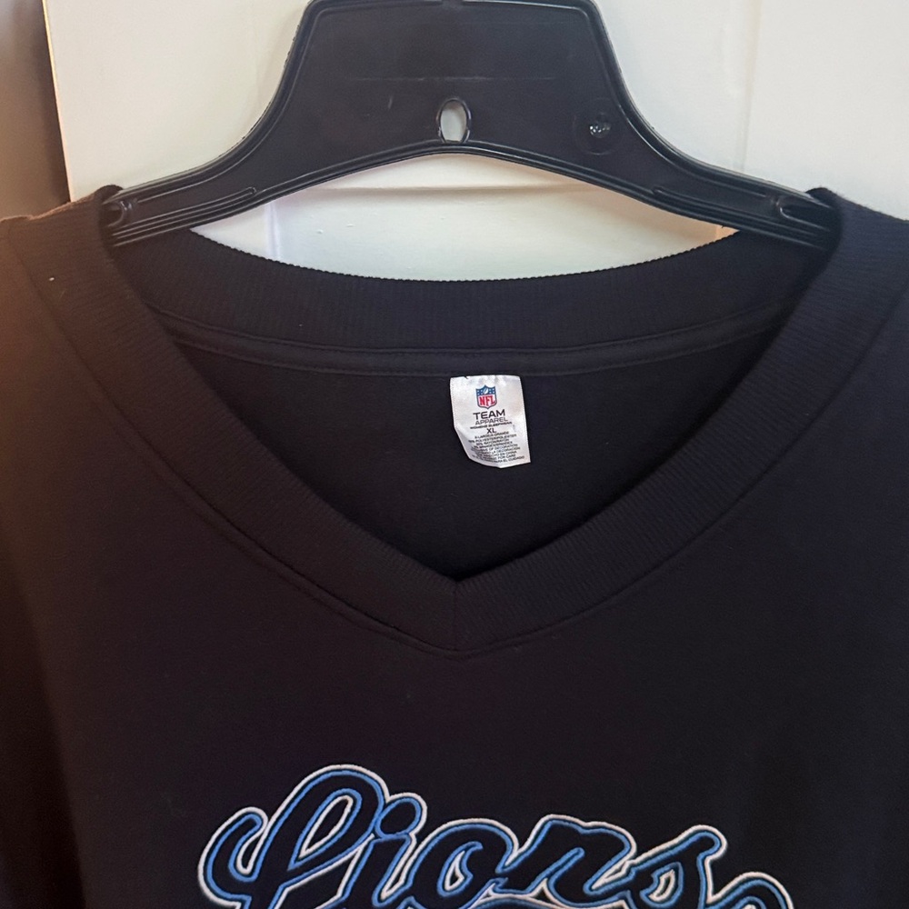 Detroit Lions NFL Team Apparel Black V Neck Sweatshirt Ladies XL - Picture 4 of 6